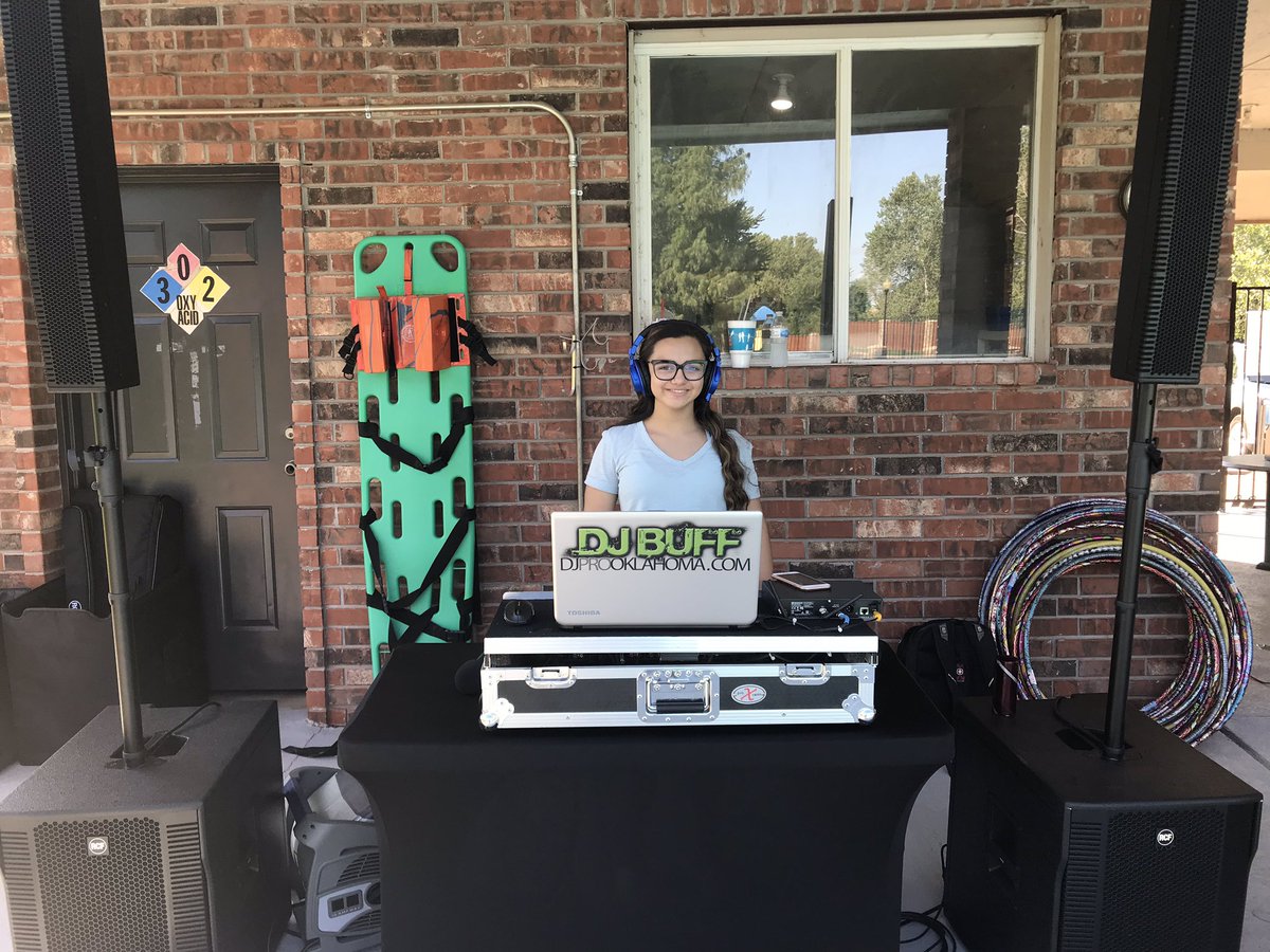 BuffingtonEvent's tweet photo. #DJDonna Rockin the #FoxLakePoolParty with #DJProOklahoma!!! #PoolParty 🎤🎧🎼🎧 https://t.co/hk9MQyhpEJ