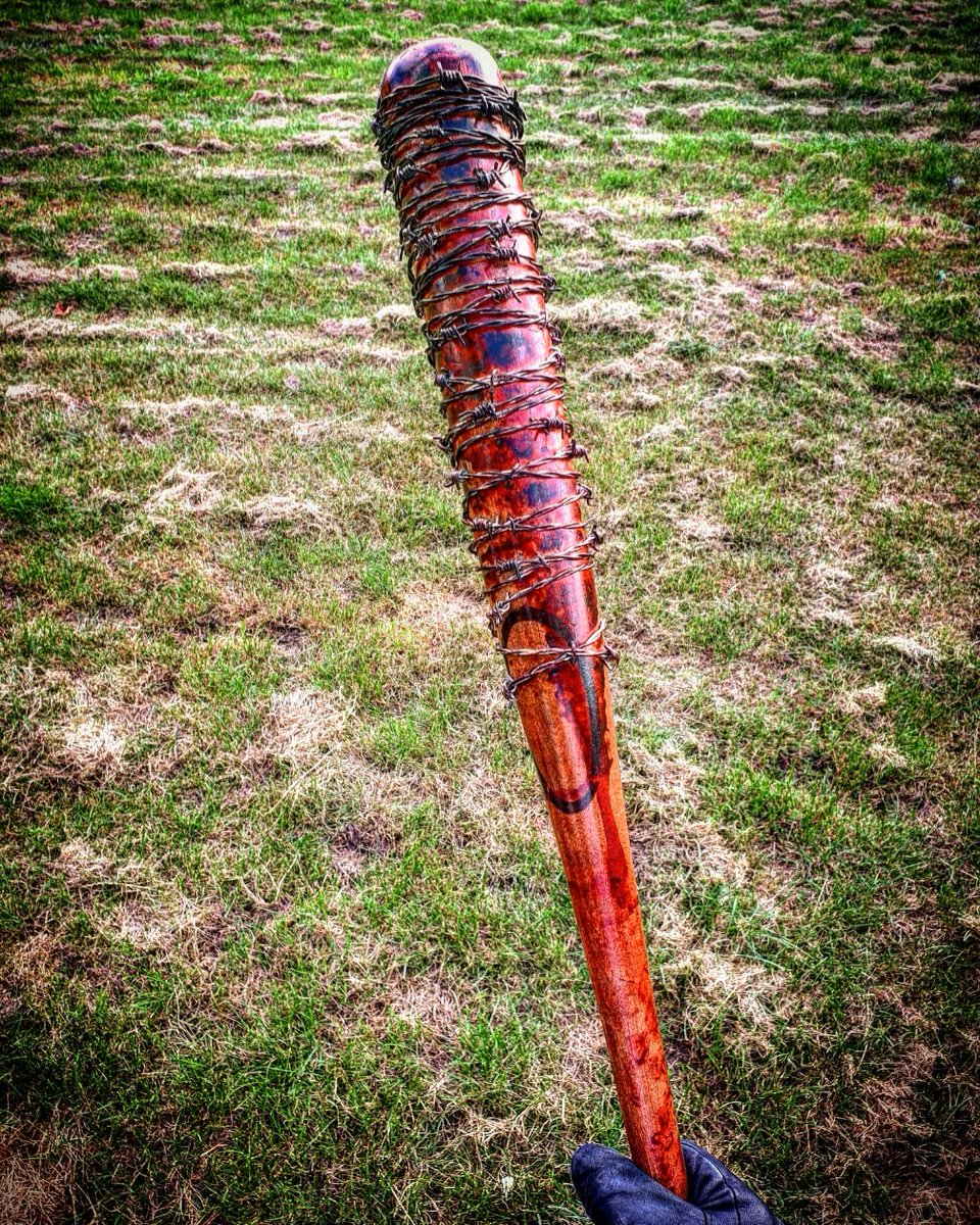 Lucillethe_bat's tweet photo. Vampire Bat 😈
#lucille #thewalkingdead #negan #amcthewalkingdead #awesome #rickgrimes #daryldixon #walkingdead #gaming #comics #negantwd #thewalkingdeadedits #lucillereplica #walkingdeadfans #walkingdeadamc #lucillebat #maggierhee #thewhisperers #twd https://t.co/ARaMmmbcTq