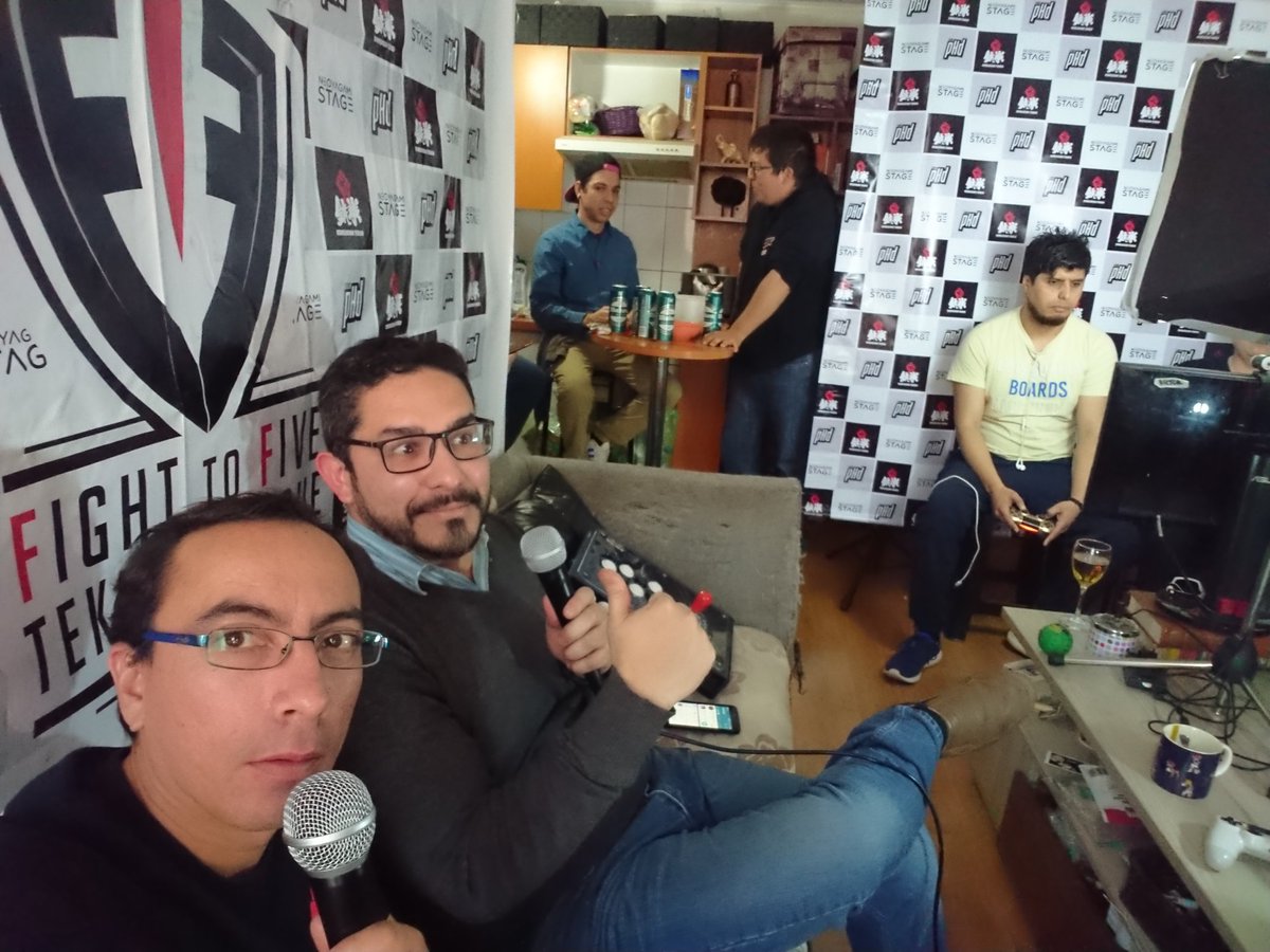 miguelhwan's tweet photo. Con el tio @JacksonFiveTKN desde la liga #FiveToFive de #Tekken7 en directo desde https://t.co/qVaErj7ud5 😉 https://t.co/Z3WFRpSthU