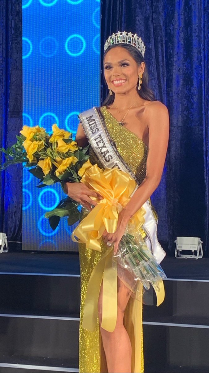 Coach_RKessler's tweet photo. My little sister is Miss Texas USA! Let’s go Taylor!! 😍❤️👑 https://t.co/OofXKlqOLT