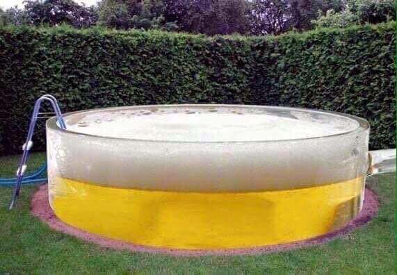 Anythingpork's tweet image. #SummersOverWhen

The pool has been emptied.🙌🍻