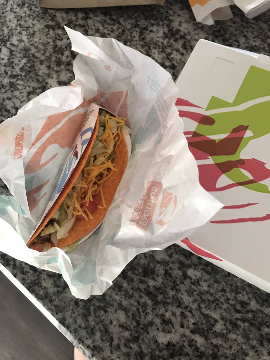 bigsimp18's tweet image. @tacobell @tacobellcare how do you order ten tacos supreme and get no sour cream on any. #disappointed #pleasemakeright #fixmyorder