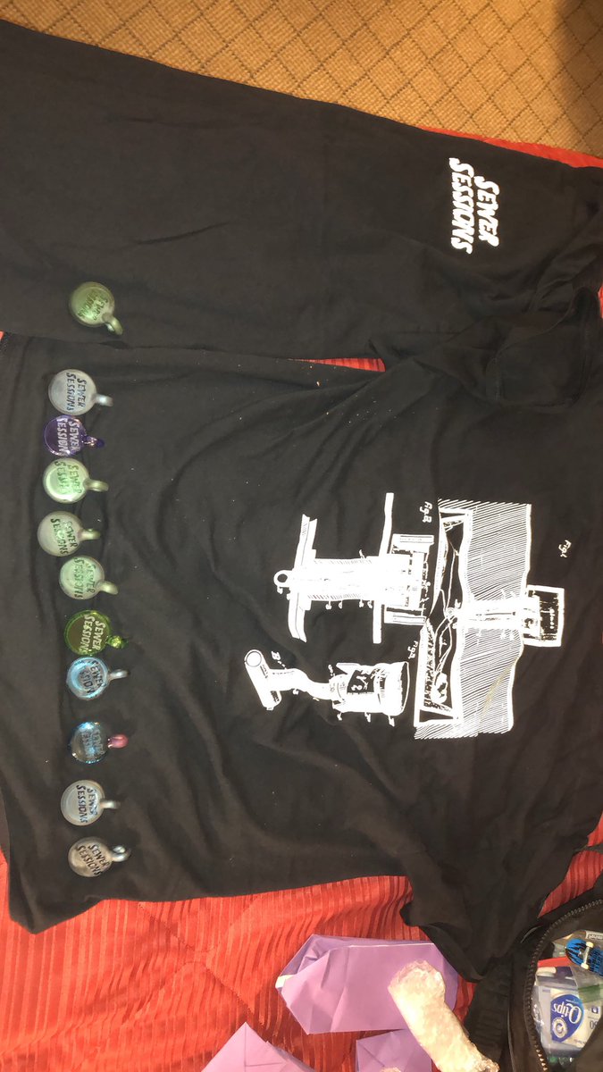 RampageDubz's tweet image. If youre in chicago we have a shit ton of sewer pendants and a few XL+ shirts for sale! See you guys tonight!