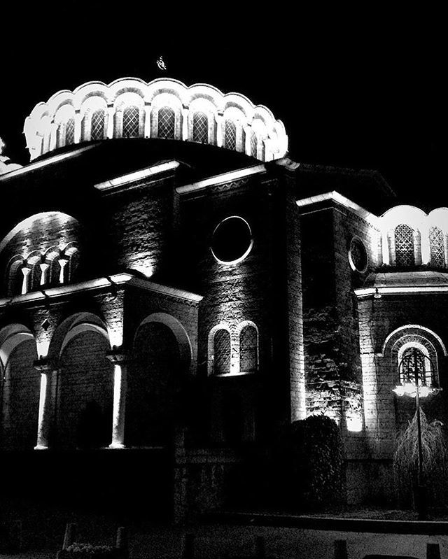 Marto_xD's tweet photo. Lights .
.
.
#sofiabynight #blackandwhitephotography #sofia1000 #vscosofia #church #nightphotography #onthego #picoftheday #bulgaria #vscobulgaria #phonephotography #shotoniphone https://t.co/ETYVzDeLdO https://t.co/VDLhgh0Q5A