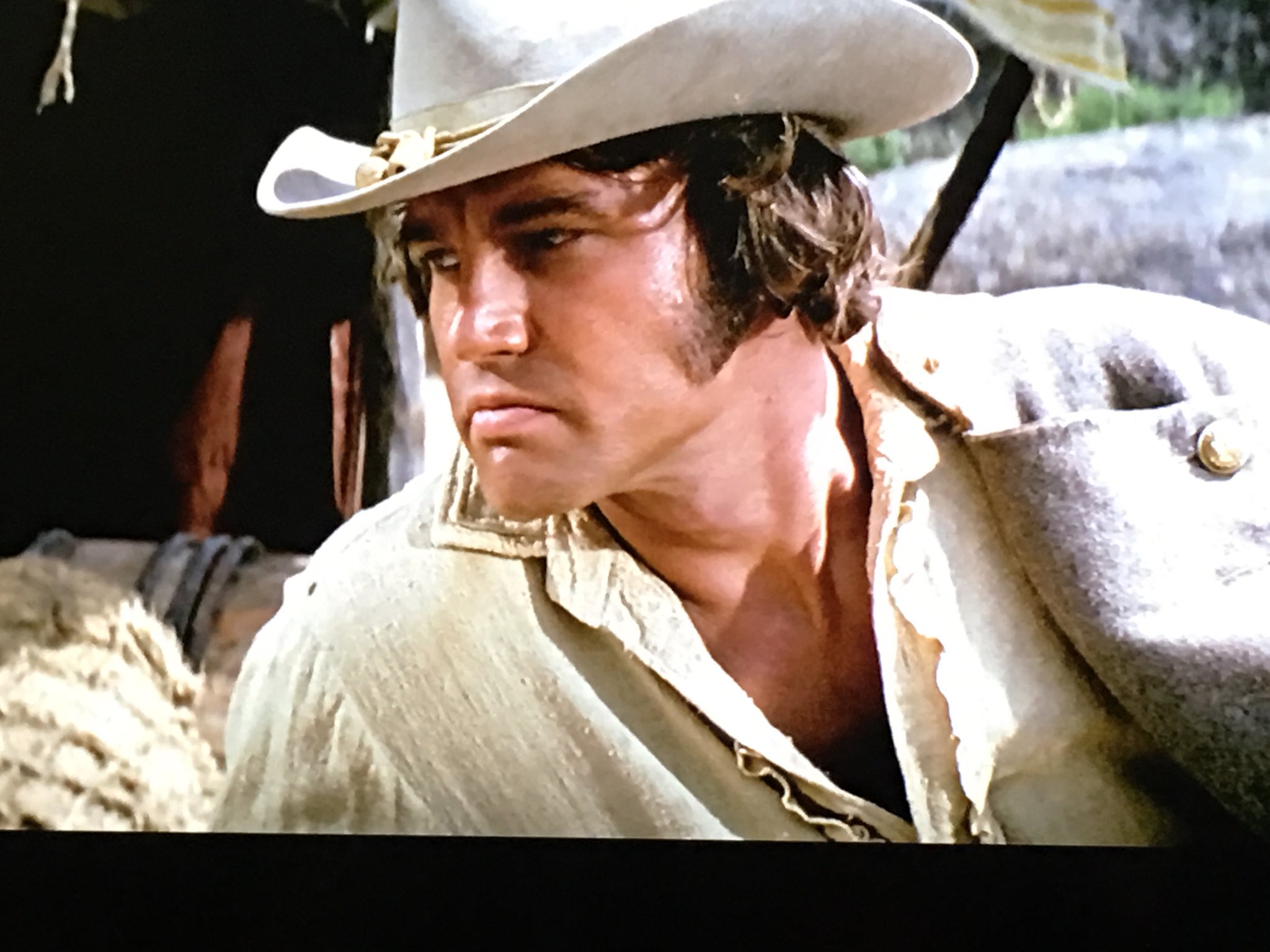 Joe Leydon on X: "Wowsa! Was Joe Don Baker ever really this young?  #GunsOfTheMagnificentSeven https://t.co/LR1c6AgIWA" / X