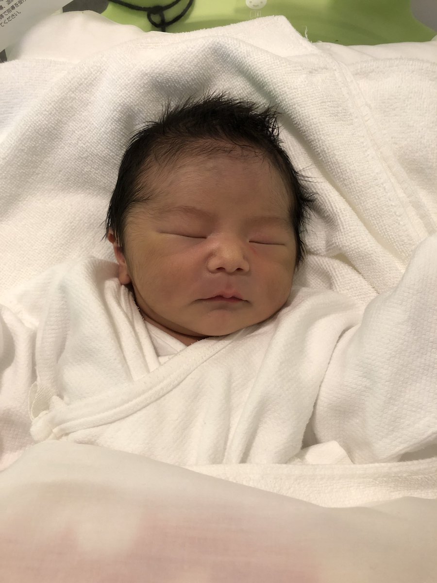 まつ エイトさんとeighterさんが東京で盛り上がっている中 8月31日に元気な男の子が産まれました 病室で赤ちゃん とゆっくり過ごしながら 東京のライブレポ楽しみにしています