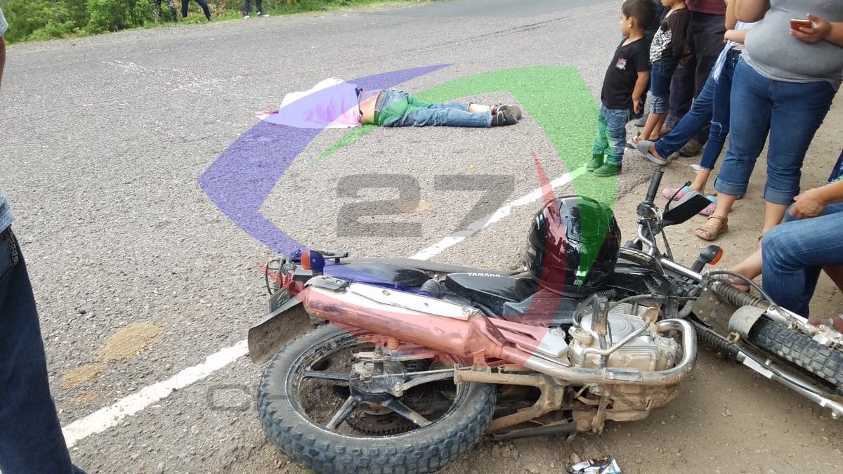 Choluvision27's tweet photo. Joven motociclista muere trágicamente en El Banquito, El Corpus.

#Choluteca https://t.co/96riXfJRfl