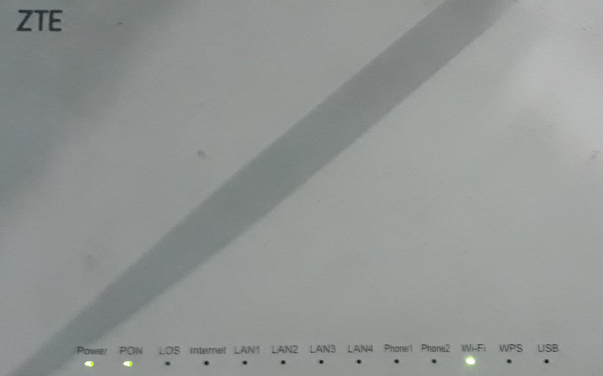 Charlie_Alpian's tweet photo. Mohon bantuannya kenapa ini internetnya gak bisa nonton tv pun gak bisa, mohon dibantu terimakasih @IndiHome https://t.co/KifKD37TC3