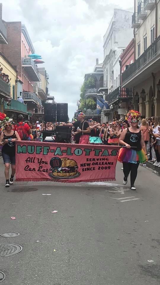 muffalottas's tweet photo. Thanks @DecadenceNOLA for a great parade! We LOVE a good excuse to break out the glitter and make new headpieces 👌🍒🍑🍌🍓🍐#muffalottas #muffstuff #NewOrleans #SouthernDecadence2019 https://t.co/TEoPhyIbXn