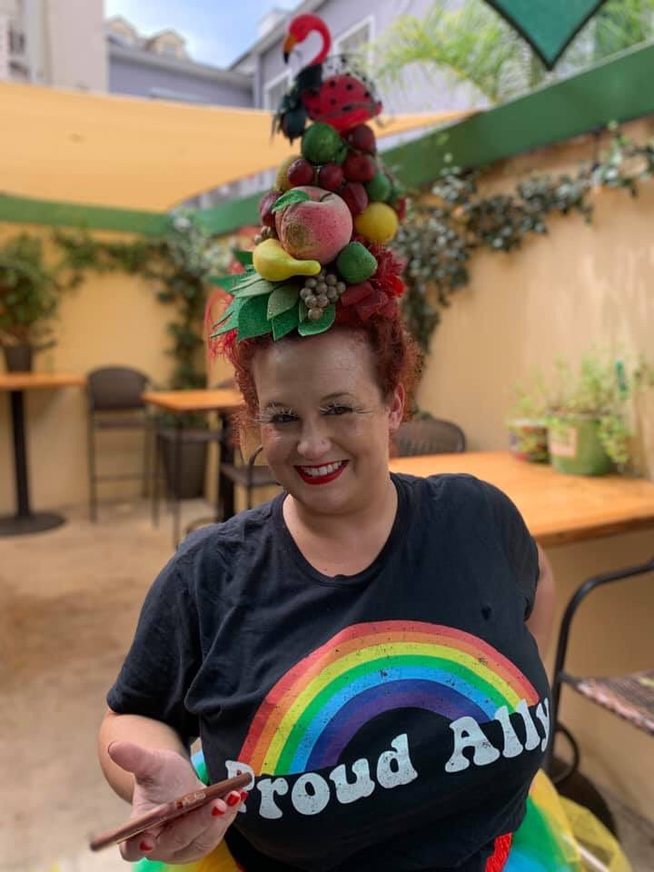 muffalottas's tweet photo. Thanks @DecadenceNOLA for a great parade! We LOVE a good excuse to break out the glitter and make new headpieces 👌🍒🍑🍌🍓🍐#muffalottas #muffstuff #NewOrleans #SouthernDecadence2019 https://t.co/TEoPhyIbXn