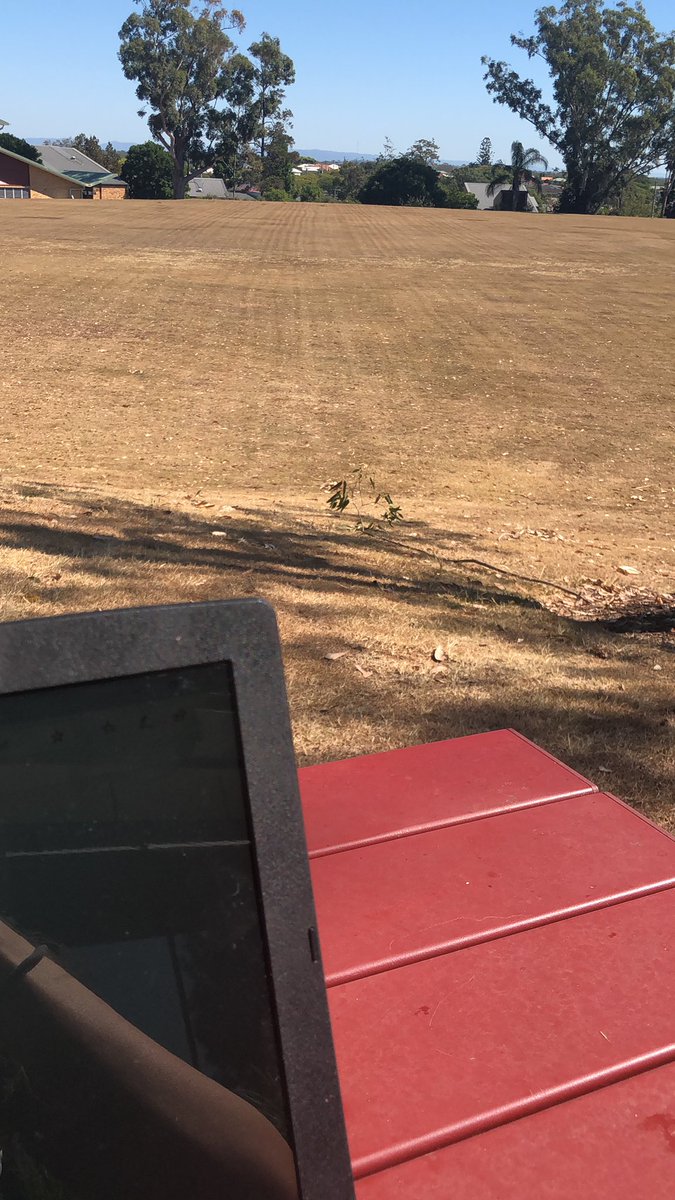 JaelT5's tweet photo. Definitely easier to write your blogs when getting a tan in the ACU sun #comm140 https://t.co/lRyczlB9A7