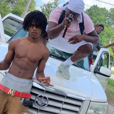 Bi93yP's tweet photo. #khaosgang
#fendigang https://t.co/71lWvrm6z4