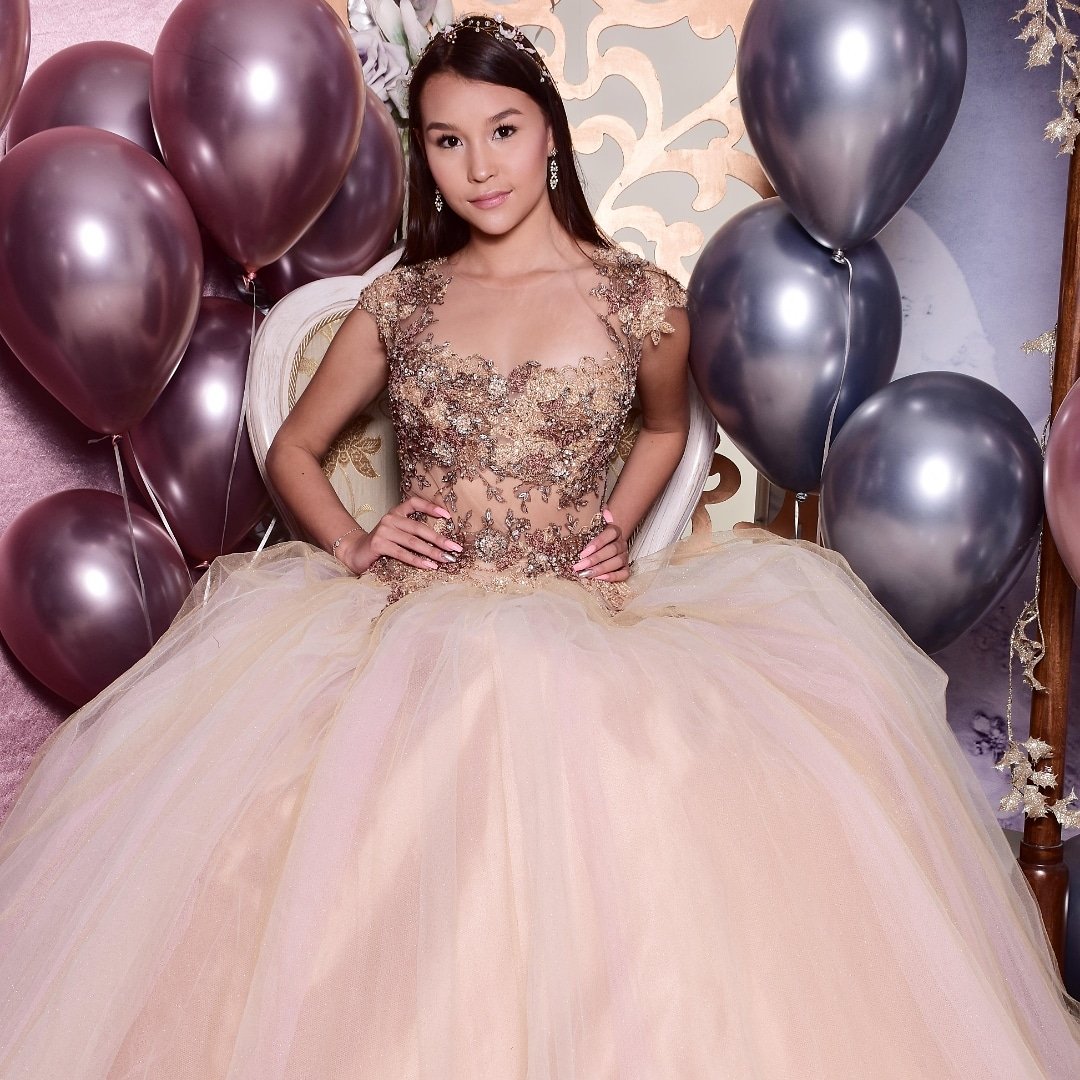 marcelaherrera's tweet photo. Oro rosa y dorado son los colores de última tendencia para quinceañeras https://t.co/t5YpayuvtC