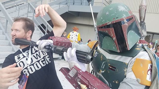 TheSumnaa's tweet photo. The amazing @legomastercole as #BobaFett at #dragoncon.
.
#thesumnaa #sumnaapunch #beatdownboogie #cosplay #dragoncon2019 #youtube #StarWars #rotj https://t.co/Cs694qHeMH https://t.co/u5UuqP1PG2