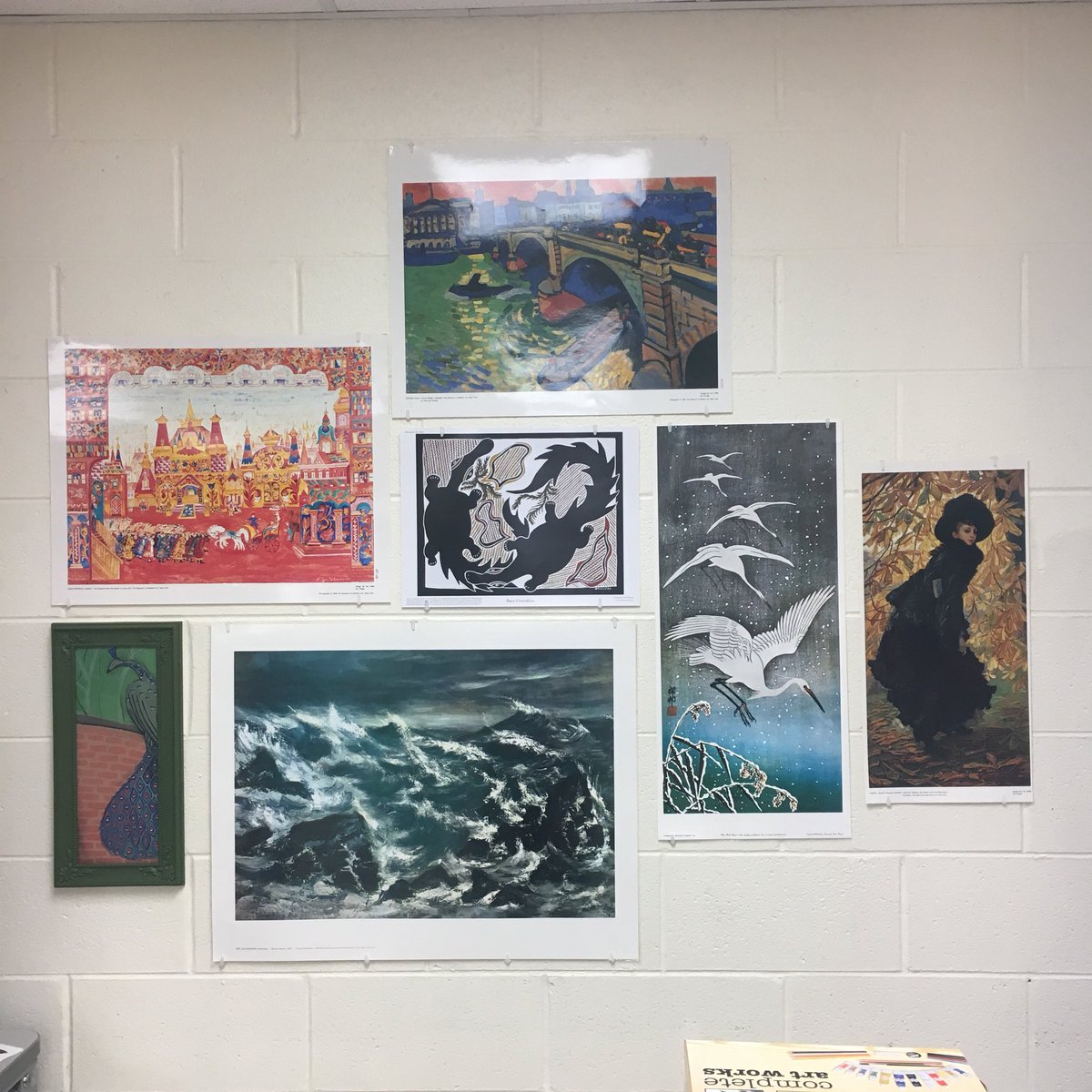 arpinfam's tweet photo. Popped into school today to triple check that I was ready for the first day of school! Hung up more art to inspire my awesome students!#ETlearningignitED #art #arteducation #artteacher #artclass #artisforeveryone https://t.co/dPQdidDKYe