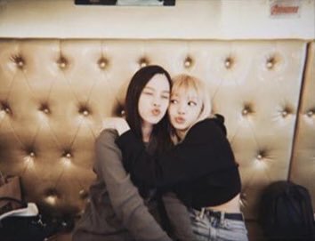 _fluffylisa's tweet photo. is it the same place 🥺 https://t.co/yzdcHTa9ty