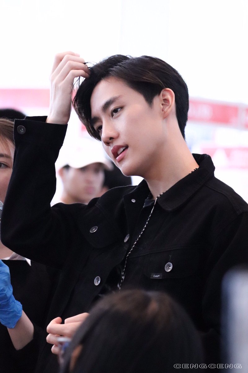 CENGCENGxx0106's tweet photo. 2019.09.01 🖤🖤🖤

喜娃撩的不是头发，是你…

#หัวใจศิวัช
#MarkSiwatxNipponhaku2019 
@Mmarksiwat https://t.co/CFtInZBRyy