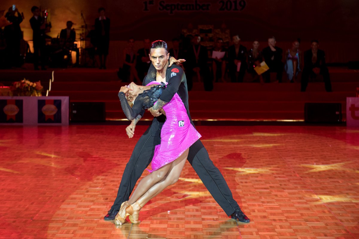 wdsfdancesport's tweet photo. The fifth World title for Gabriele Goffredo & Anna Matus, congratulations!
Read the recap at: https://t.co/9ROL0pX2GE and re-live the final parts of the World Championship at DanceSportTotal: https://t.co/qAGo6SoOfI
#WeAreDanceSport #WDSFPD #PDWorldLatin
(photo: Helmut Roland) https://t.co/rtPSYXHjBq