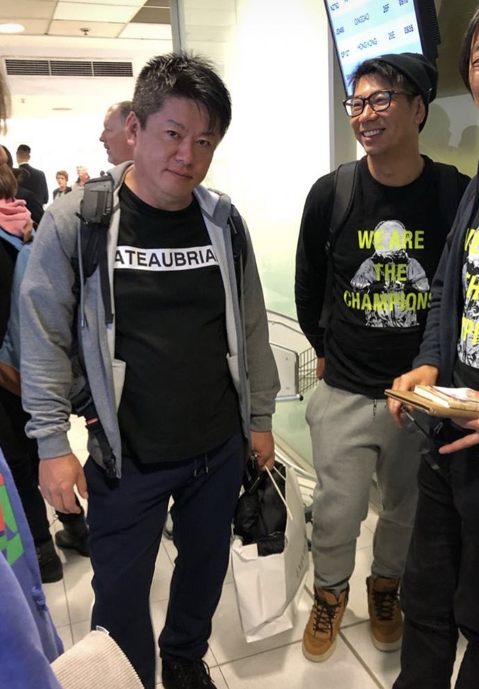 aqua_saito's tweet photo. #今日のホリエモン

帰国の途につく機内で

「しまったぁ歯間ブラシ忘れた！」

歯のケア、口臭は人一倍気をつけている。
コーラルケアは自身でも敏感に意識している。

清潔さは大事だ！

なるほど。

＼毎日更新中／フォローしてね♪ https://t.co/1lJlbaqWIU