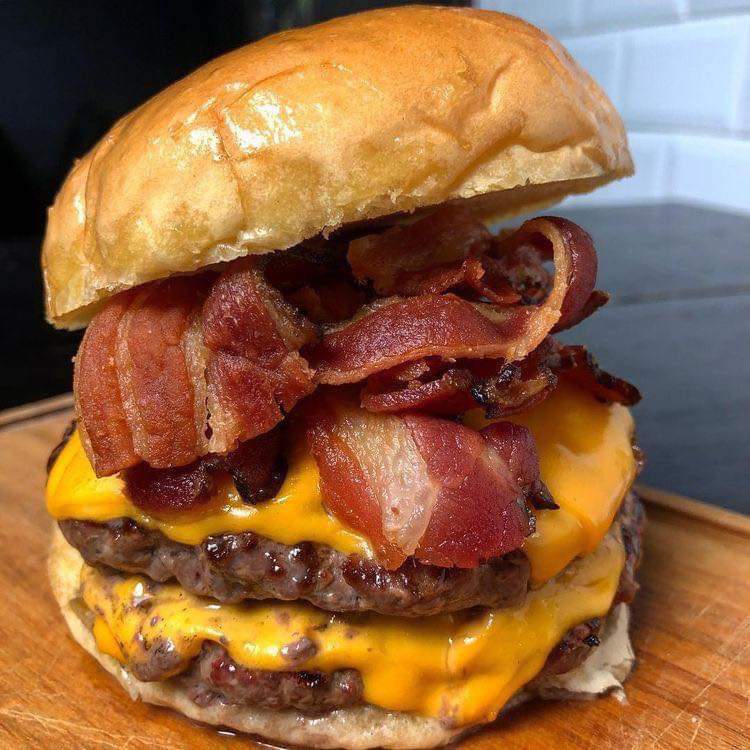 iloveburguerias's tweet photo. Xbacon é vida, é domingo, é Fantastico #pornfood #xbacon #iloveburguerias #MasterChefParaTudo https://t.co/UXWZHlBYoJ