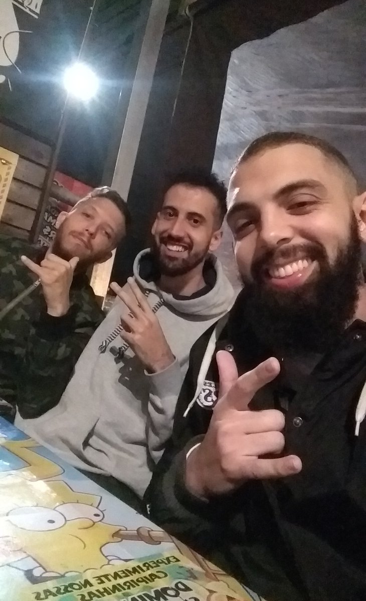 Igor_Dios's tweet photo. Amigos q a UFSC me trouxe 🍻😜 #6CC
@jeronimodallalb @gasparleoo https://t.co/0GO9gr7mHv