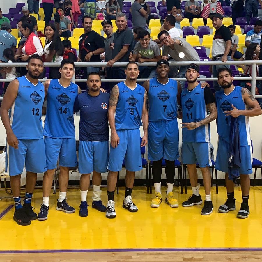 Trabajando duro para llegar de la mejor forma a la primer serie en casa. Gracias a los <a href="/AguacaterosMich/">Aguacateros Michoacán</a> por el juego amistoso 🏀👍 #RuidoQuerétaro #SomosLibertadores

<a href="/LNBPoficial/">Liga Caliente.mx LNBP</a>
<a href="/jrodrican03/">jonathan rodriguez</a>
<a href="/miguelramcam0/">El Demonio de Azcapotzalco 👿</a>
@TheRealE_Fred1
<a href="/irwinavalos91/">Irwin Avalos</a>
@buelnaonda