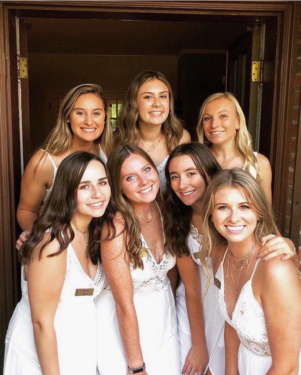 Alpha Xi Delta tweet media