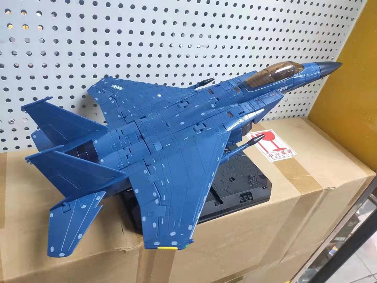 TransformerTFD's tweet photo. Coming soon>>https://t.co/WZT3P6yZYJ

US$54.95 w/ free shipping! Robot Formers Amplified Model:F11-C (thundercracker) / F11-D (Starscream) https://t.co/PLFEOYnU5r