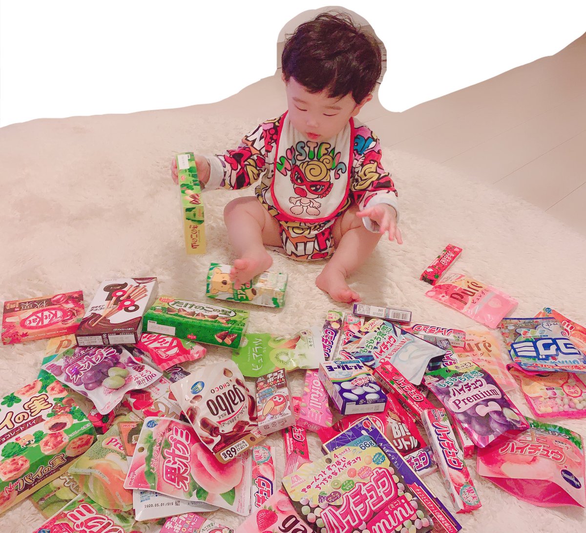 lij_____'s tweet photo. ゆう様はきのこの山がお好きな模様♡ https://t.co/WC2F3nxdps