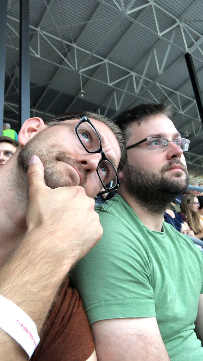 lkovari10's tweet photo. If aliens exist, what would they say about The Bachelor #WAFairLive #spidersinmyroom #TheBlackTones https://t.co/GIbQz8aeOy