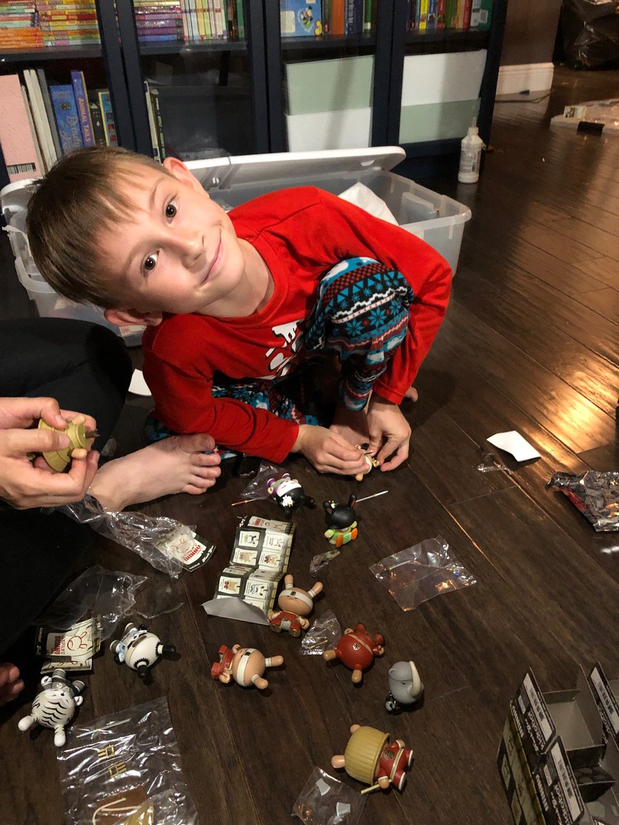 Mycle2313's tweet photo. 8 Years in the Making! Kids unboxed a sealed case of 2011 @huckgee Gold Life Dunny Series! He was born in Jan 2011. #ToyFam #CanWeOpenMore #HookedOnVinyl https://t.co/dCkfrYY7Ax