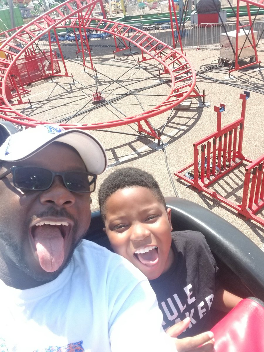 Tony21976's tweet photo. @Local24Rebecca @Local24Annette @ShelbyTNSheriff We had a ball earlier today,I recommend ppl take their kids in the morning or after school. It's a different day and time now.Great staff,rides and https://t.co/Zaipjdtfq9 safe and #Happy901 day!!! https://t.co/YjBfXkjd25