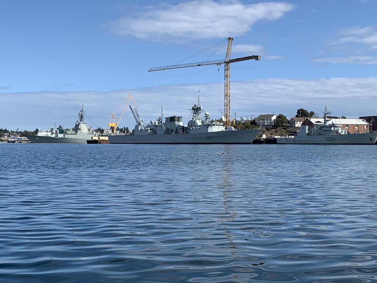 It also gave us a chance to get a photo of #HMASBrisbane #DDG41 berthed near @HMCSNCSMCalgary and #HMCSWhitehorse