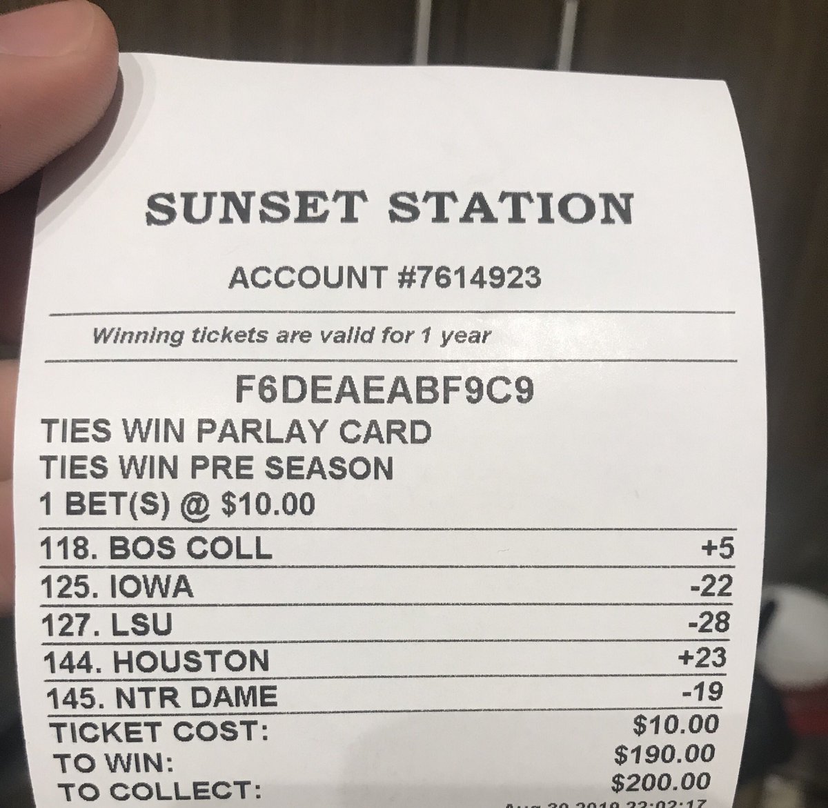 brydoubleb's tweet photo. Hey Notre Dame Dont fuck it up tomorrow! Thank you https://t.co/MXshZncG7U