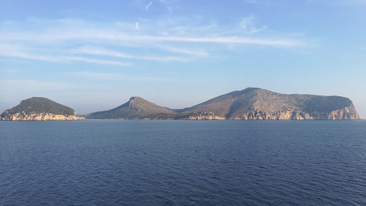 Per un buon rientro, un po’ di Sardegna da portare nel cuore...
#secret_maps #sardegna #sardegnaofficial #sardegnamare #startup #apple #2settembre #viaggio #guidaturistica #tour #traveltour #mare #sea #panorama #beautiful #photo #lunedi