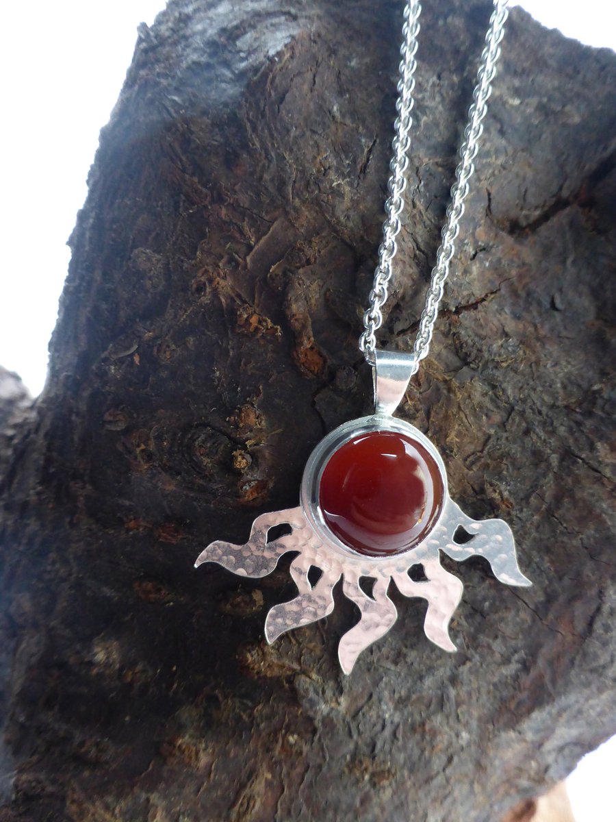 LittleBlueGeck0's tweet photo. Check out this beautiful red onyx sterling silver pendant necklace, it truly is one of a kind https://t.co/psvyv14yGq #redonyx #redgemstone #gemstonenecklace #sunshinenecklace #handmadesilvernecklace #shopetsy #etsyseller https://t.co/g2i1c5DsQC https://t.co/fHp5A0eiyV