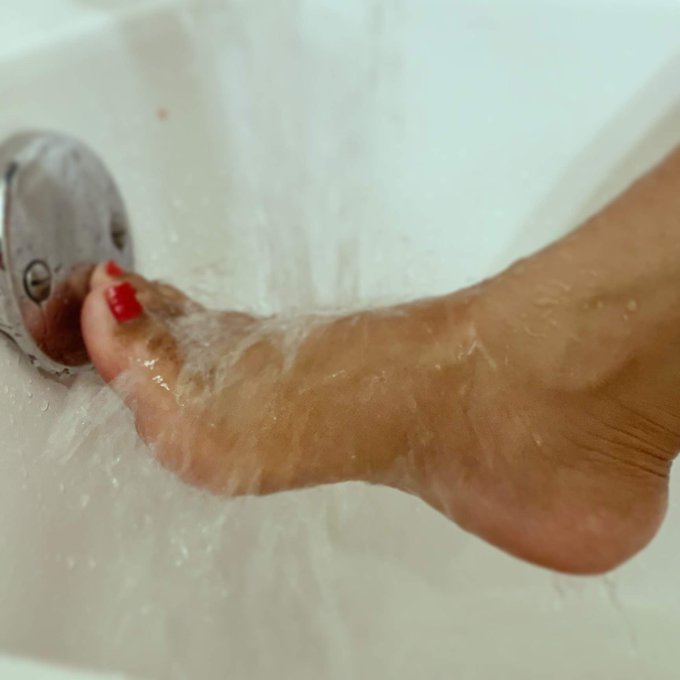 We love wet feet 👅💦 #feetpics #sexyfeet #latinafeet #freefeet #sexysoles #ilovefeet #smallfeet #footfetish<a href="/tag/feetpics"class="tags">#feetpics</a><a href="/tag/sexyfeet"class="tags">#sexyfeet</a><a href="/tag/latinafeet"class="tags">#latinafeet</a><a href="/tag/footfetish"class="tags"><span>#footfetish</span></a><a href="/tag/porn"class="tags"><span>#porn</span></a><a href="/tag/toes"class="tags"><span>#toes</span></a><a href="/tag/smallfeet"class="tags"><span>#smallfeet</span></a><a href="/tag/footfetishnation"class="tags"><span>#footfetishnation</span></a>