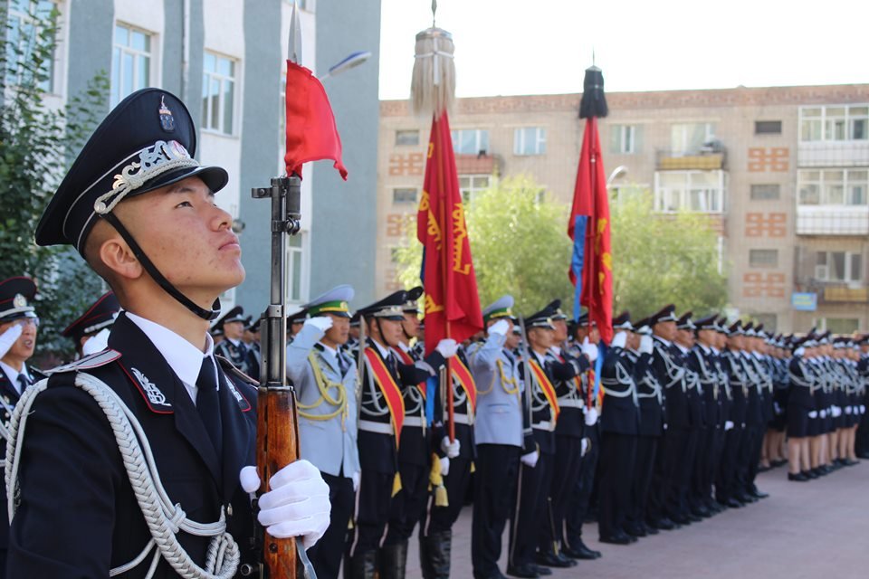 ДОТООД ХЭРГИЙН ИХ СУРГУУЛИЙН ХИЧЭЭЛИЙН ШИНЭ ЖИЛИЙН НЭЭЛТ ЁСЛОЛ ТӨГӨЛДӨР БОЛЛОО mojha.gov.mn/newmojha/?p=30…