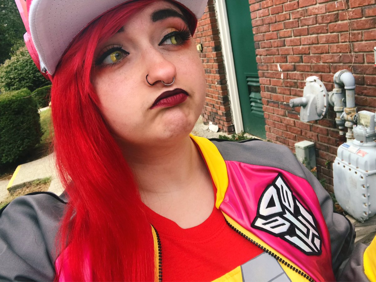 Firsteraid's tweet image. “We got the moves! The style! The spirit! Nothing and no one is ever gonna stop us!🎶”

I am proud to say that Autobot Blaster is done!