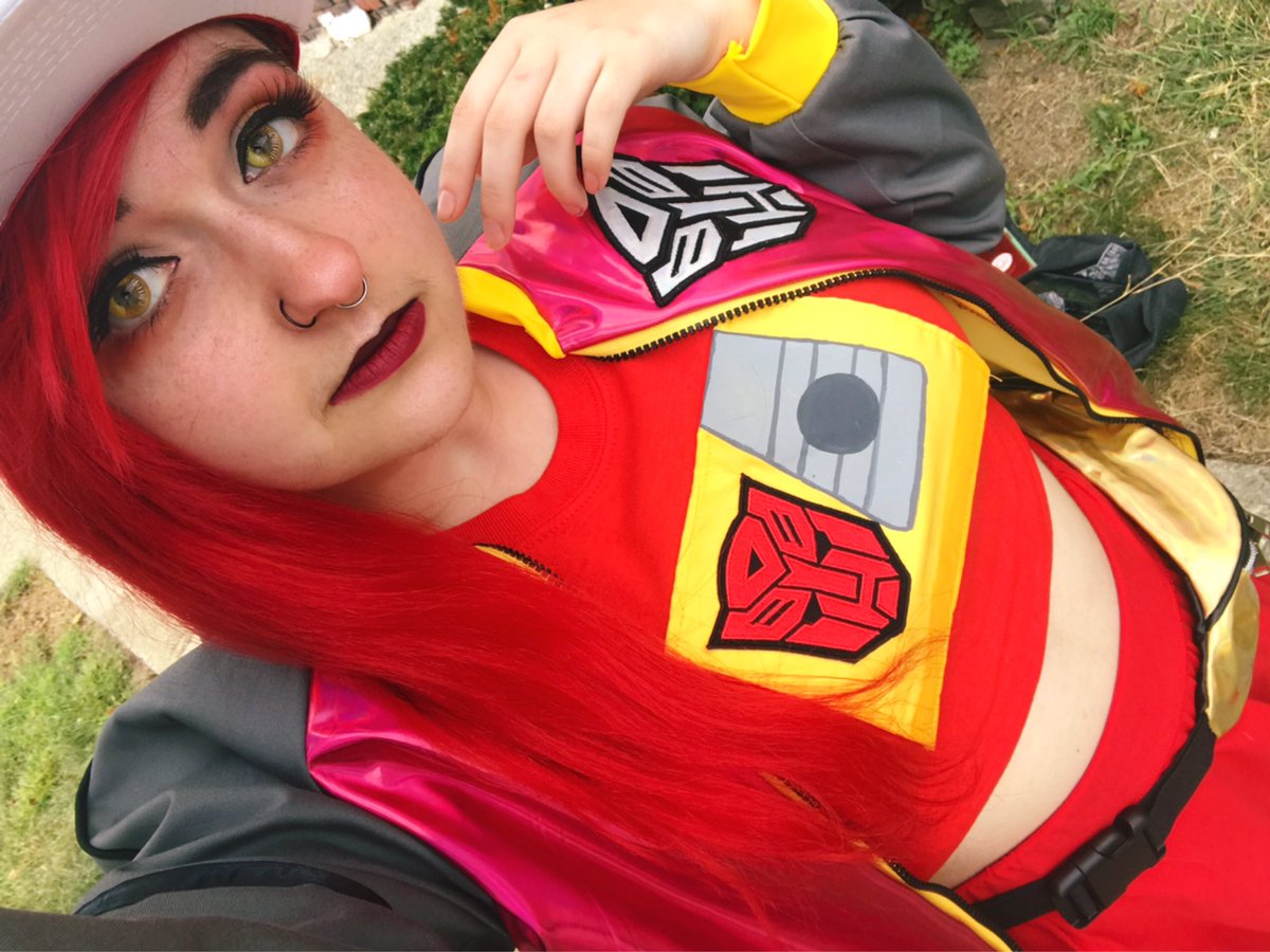 Firsteraid's tweet image. “We got the moves! The style! The spirit! Nothing and no one is ever gonna stop us!🎶”

I am proud to say that Autobot Blaster is done!