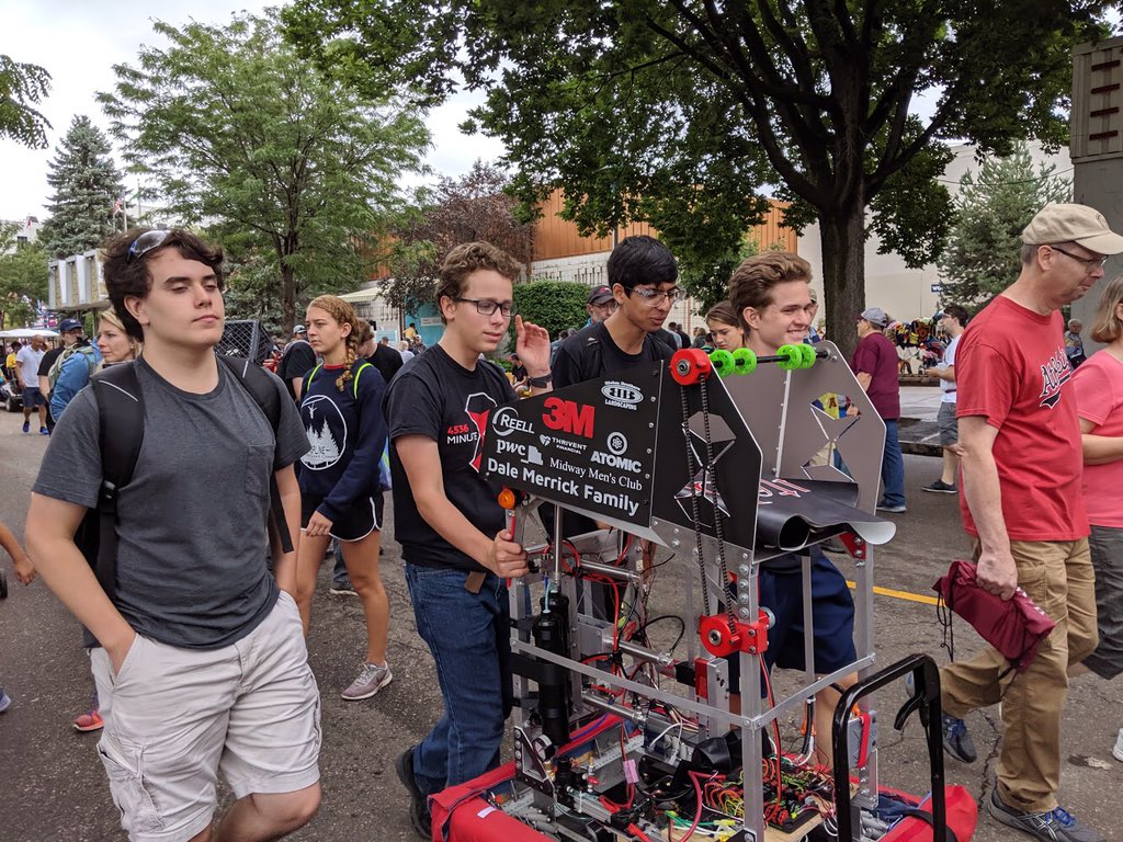 MinuteBots's tweet photo. Ended the summer off well with a demo and parade at the #mnstatefair ! https://t.co/zUoiCadD4E