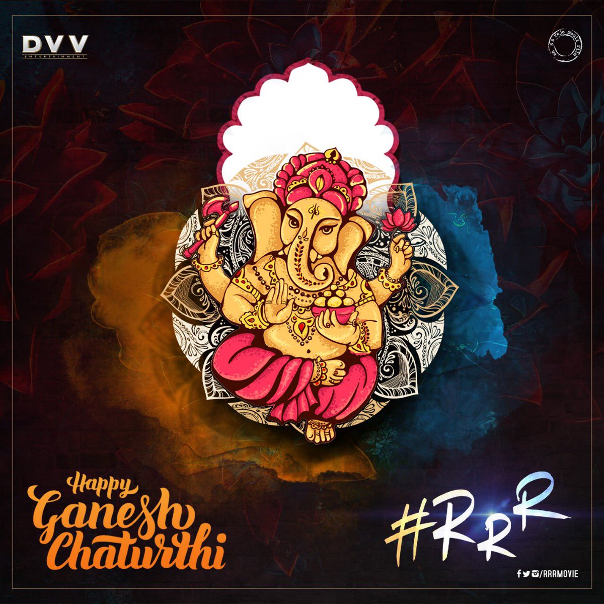 Wishing you a Happy #GaneshChaturthi. May the grace of God keep enlightening your lives and bless you always.. 

 #GanpatiBappaMorya #వినాయకచవితి #விநாயகர்சதுர்த்தி #ಗಣೇಶಚತುರ್ಥಿ #ഗണേശചതുര്‍ത്ഥി #गणेश_चतुर्थी #RRR