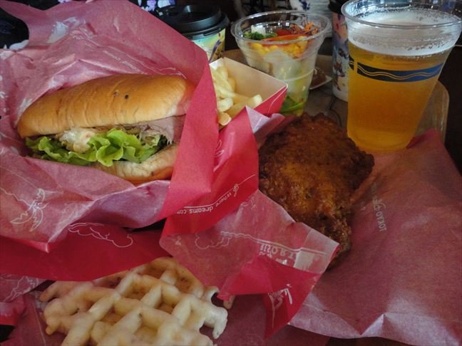 Springtrip カロリー万歳 ディズニーシー ドックサイドダイナー ローストビーフサンド フライドチキン ワッフル