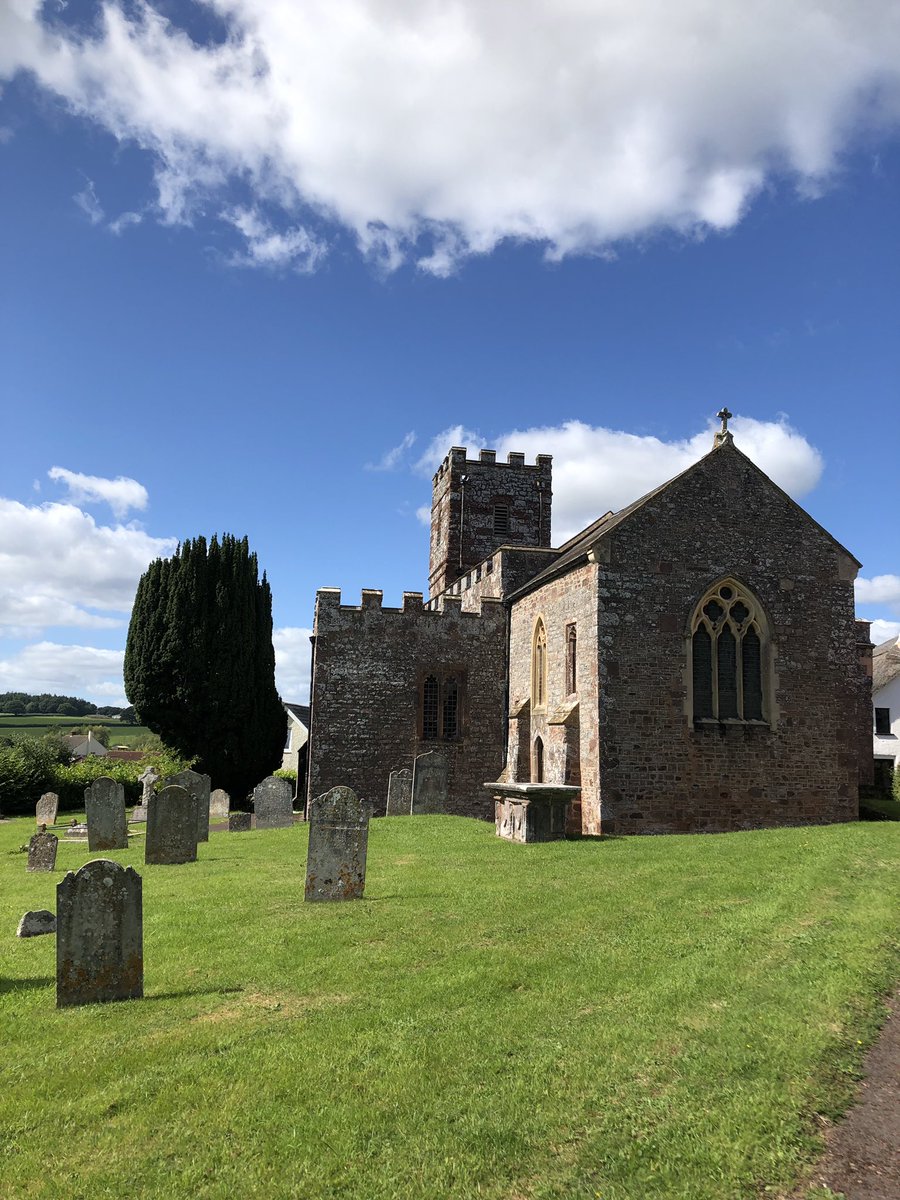 MichelleXie3's tweet photo. #helloseptember #SundayAfternoon at #Poltimore #Exeter #charming #village @visitexeter @GreatDevonDays @Devon_Hour @visiteastdevon @VisitDevon #iloveexeter #british #countryside #beautifulDevon ❤️ https://t.co/2OePKd0U03