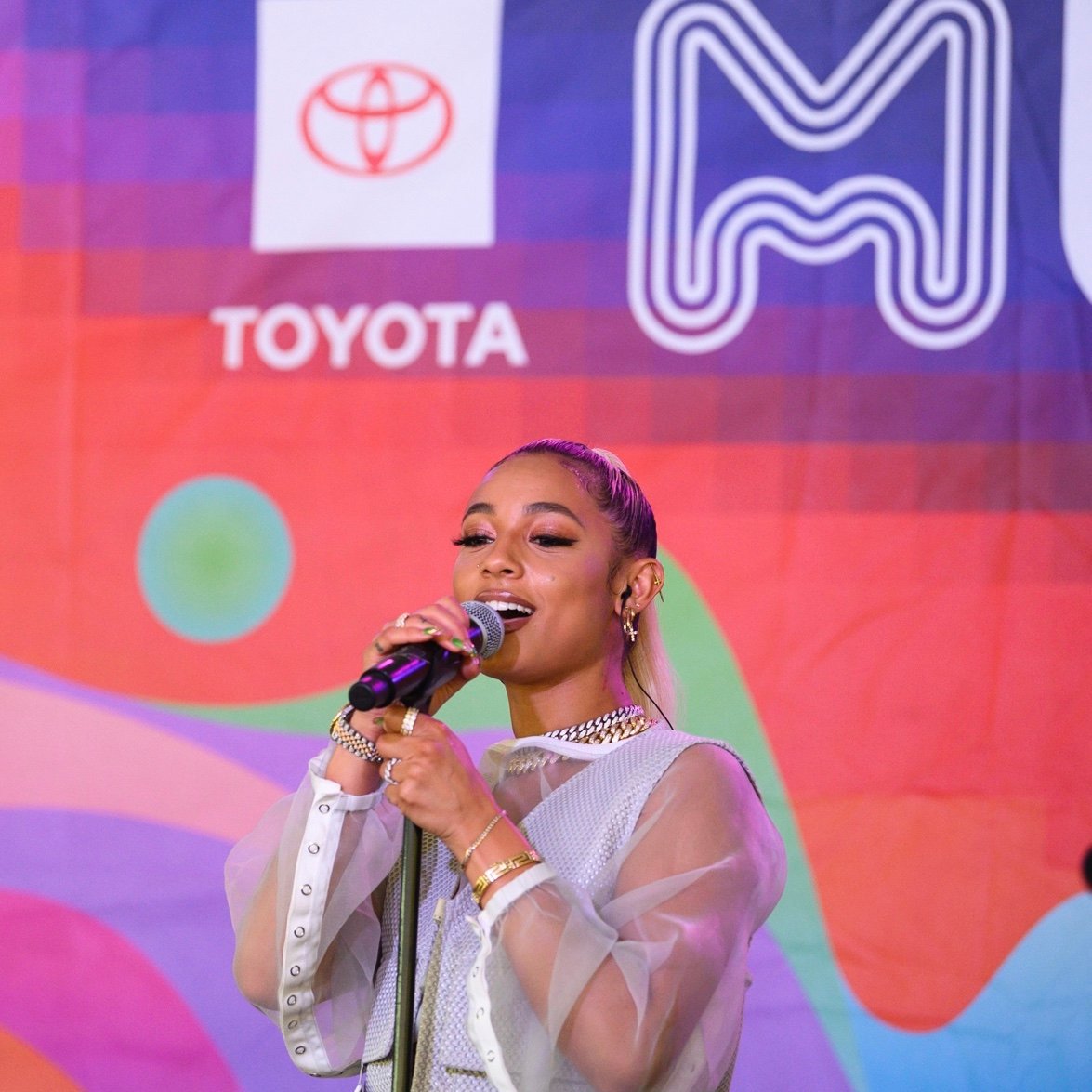 ToyotaLatino's tweet photo. El #ToyotaMusic Den en el festival #LosDells está sonando #MásLoud gracias a @Danileigh, @JhayCortez y @NinaDioz 👊 https://t.co/cJHYlPABjd