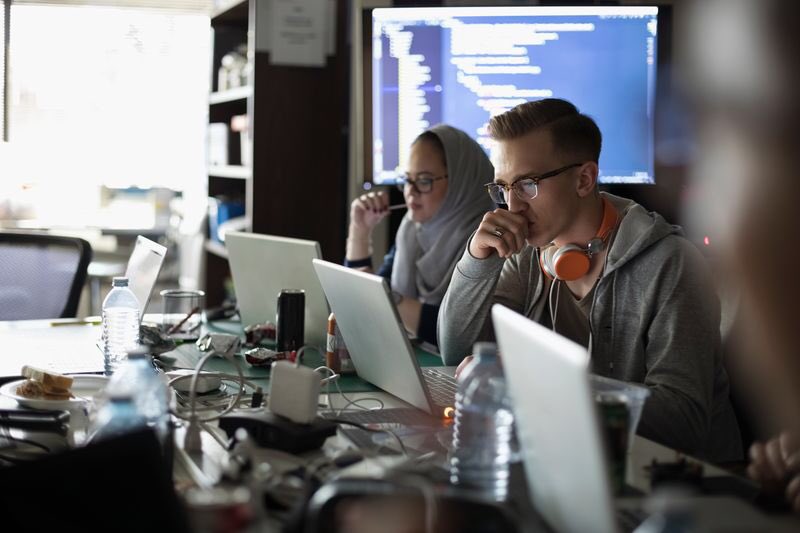 An die Computer, fertig, LOS! Die Teams arbeiten jetzt fleißig an ihren Challenges. Viel Erfolg!
 
<a href="/hlthhack/">DER Healthcare Hackathon</a> #HHack19 #bmg #ibm #health #medizin #gesundheit #healthcare #hackathon