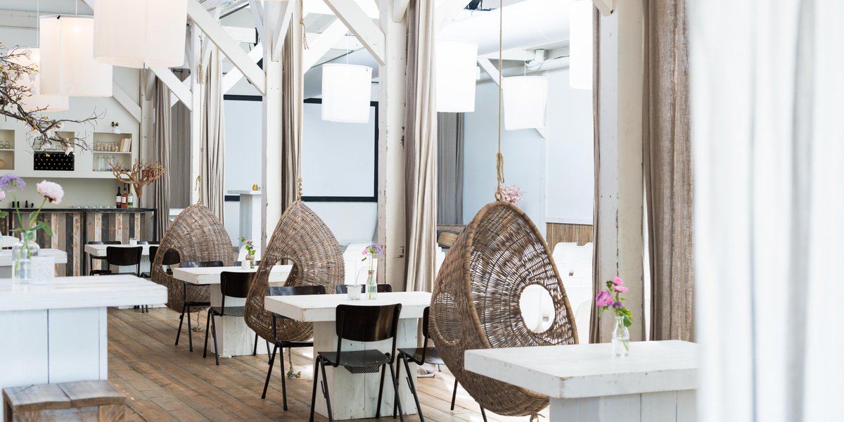 Ontdek de Best Business Deal van Het Oude Magazijn in Amersfoort; jouw zakelijke bijeenkomst tot 250 personen op een toplocatie én dat voor een scherpe prijs per persoon! owl.li/9sTO30pswcu