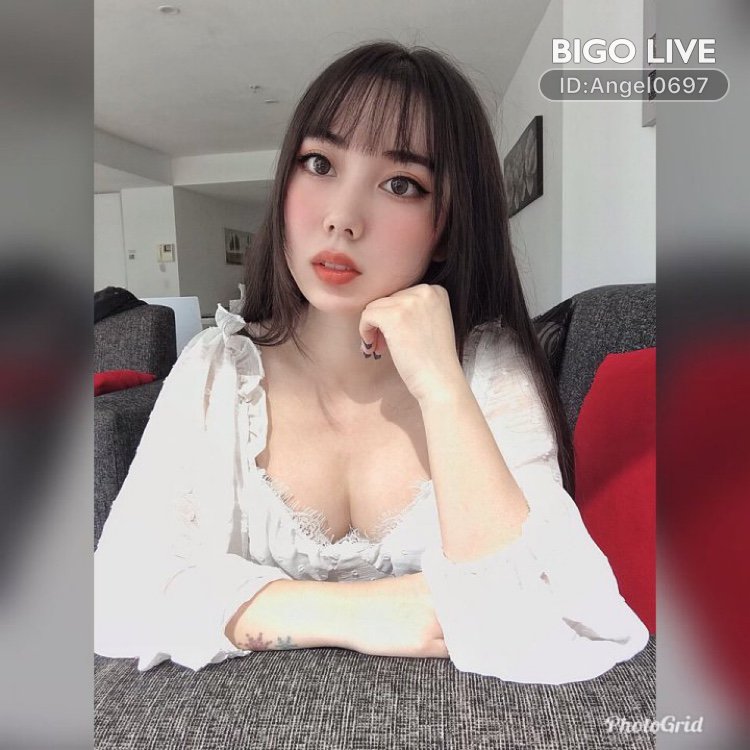 0dy53y's tweet photo. Come and see ⭐️ɕн∆ŗღ💋Kitty✨'s LIVE in #BIGOLIVE: #girl Độ em đi mn  
https://t.co/WOe57pgYC8 https://t.co/bKlMEVbcT6