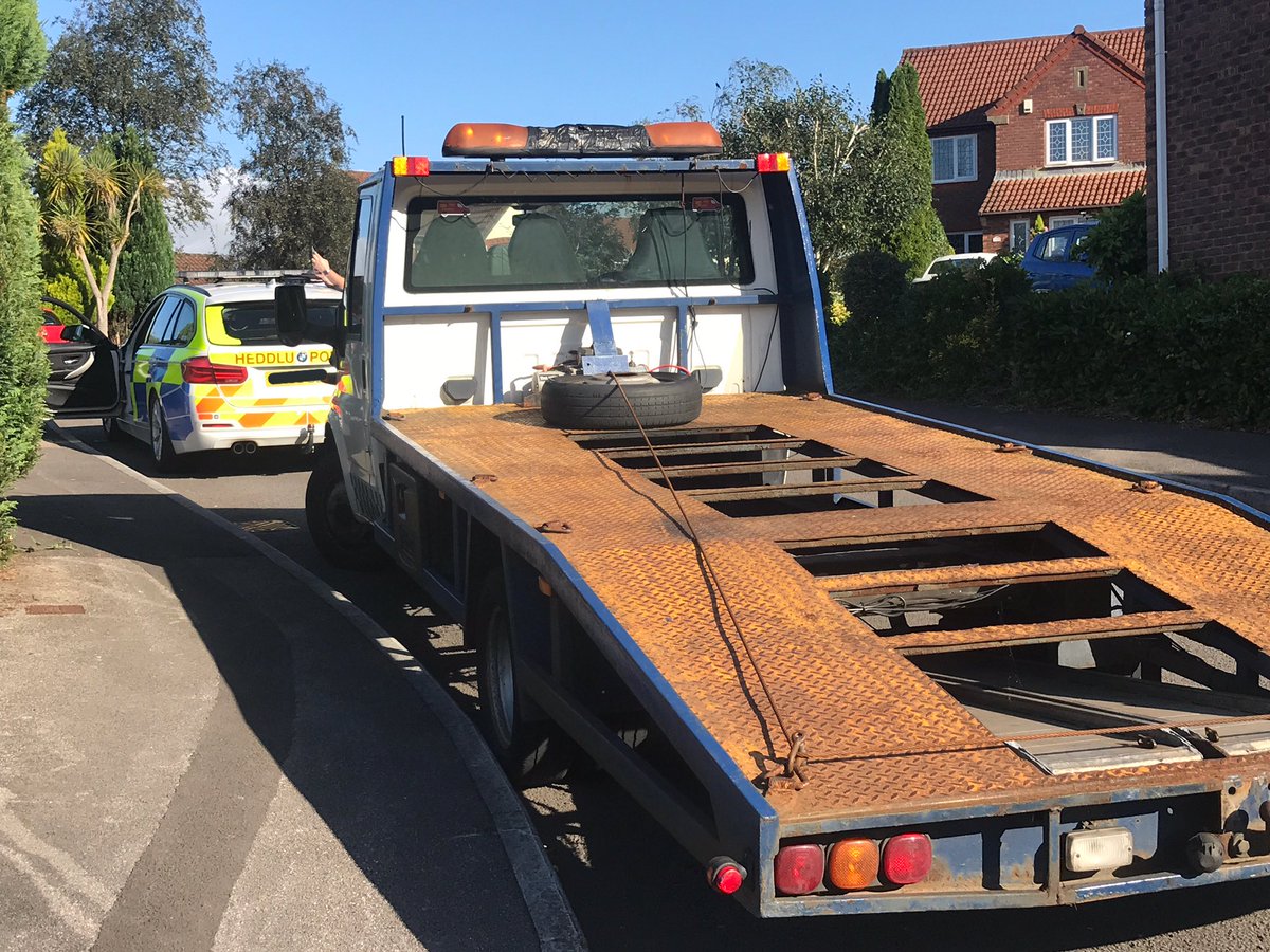 DVSAEnforcement's tweet photo. #OpTramline today with @SWP_Roads and #SWPCVU.
We are assisting with mechanical examinations and checking Drivers Hours and Operator Licence compliance.
This vehicle was stopped with poorly maintained tyres and indicators.
#CheckTyres
#StayCompliant https://t.co/agF9QMtgce