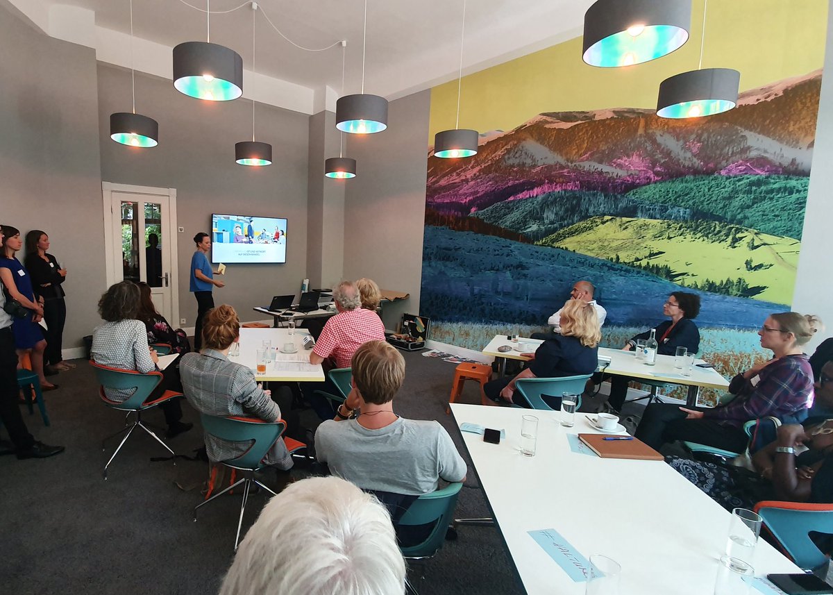 KilianKarg's tweet photo. Auftakt zur @BAUMeV Jahrestagung 2019 mit dem  Side-Event von @BAUM_Consult. Bild: erstes Thema. Coworking! Danke an @beehivework für die Einblicke und die Gastlichkeit. #SDGs, #GWÖ und Vereinbarkeit von Familie&amp;Beruf laufen parallel. Danach noch einmal #SDG und #DesignThinking! https://t.co/S2Ut5feOph